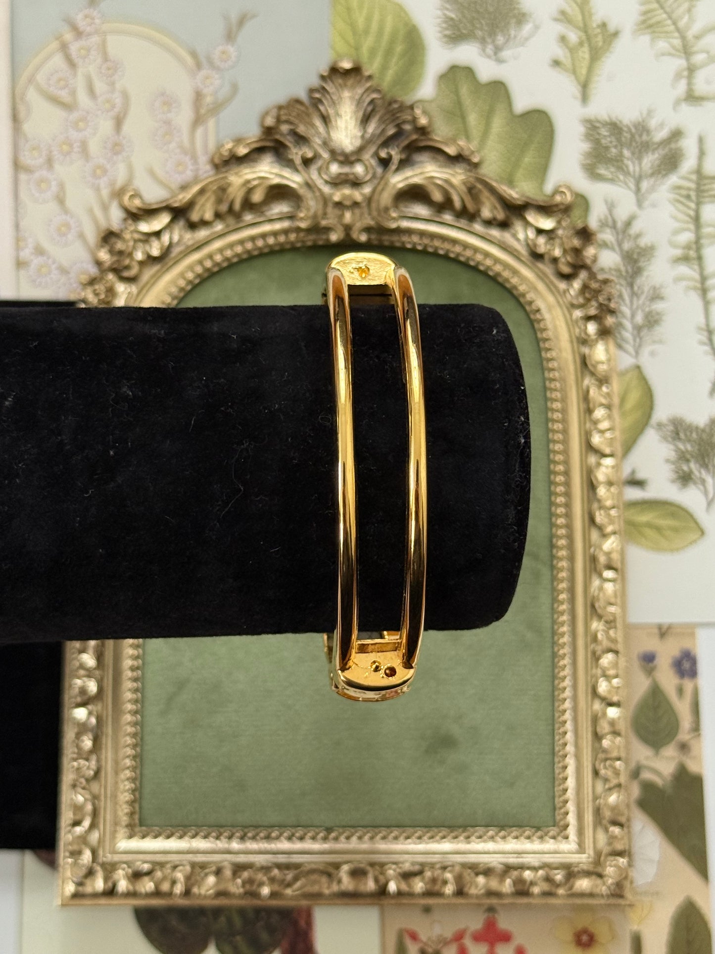 Vintage Gold Tone Sketched Bangle