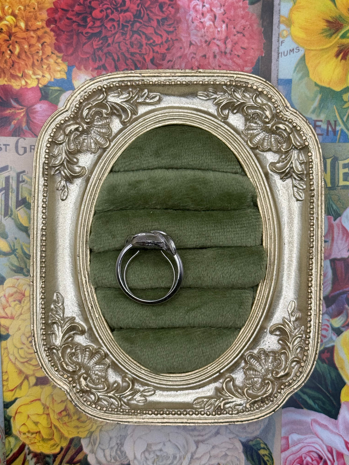 Vintage Silver Tone Avon Knot Ring Size 6.5