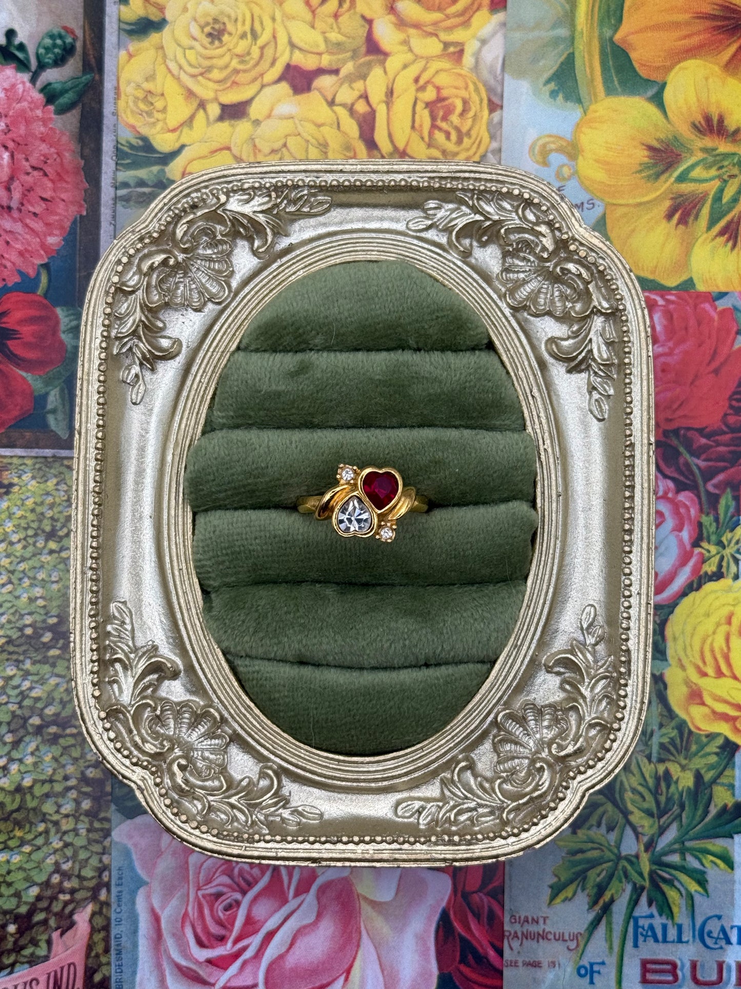 Vintage Gold Tone Avon Dual Heart Bezel Ring Size 8