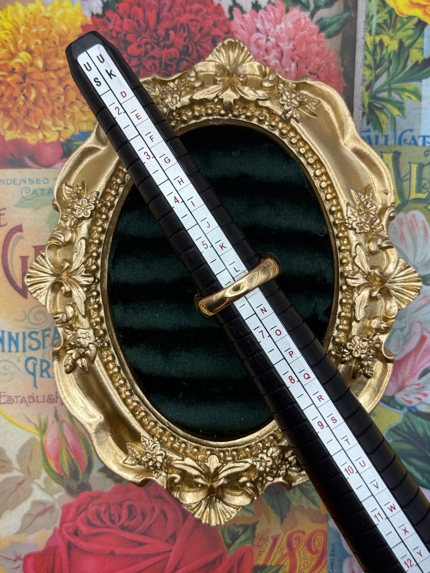 Vintage Two Tone Old Stock Ring Size 6