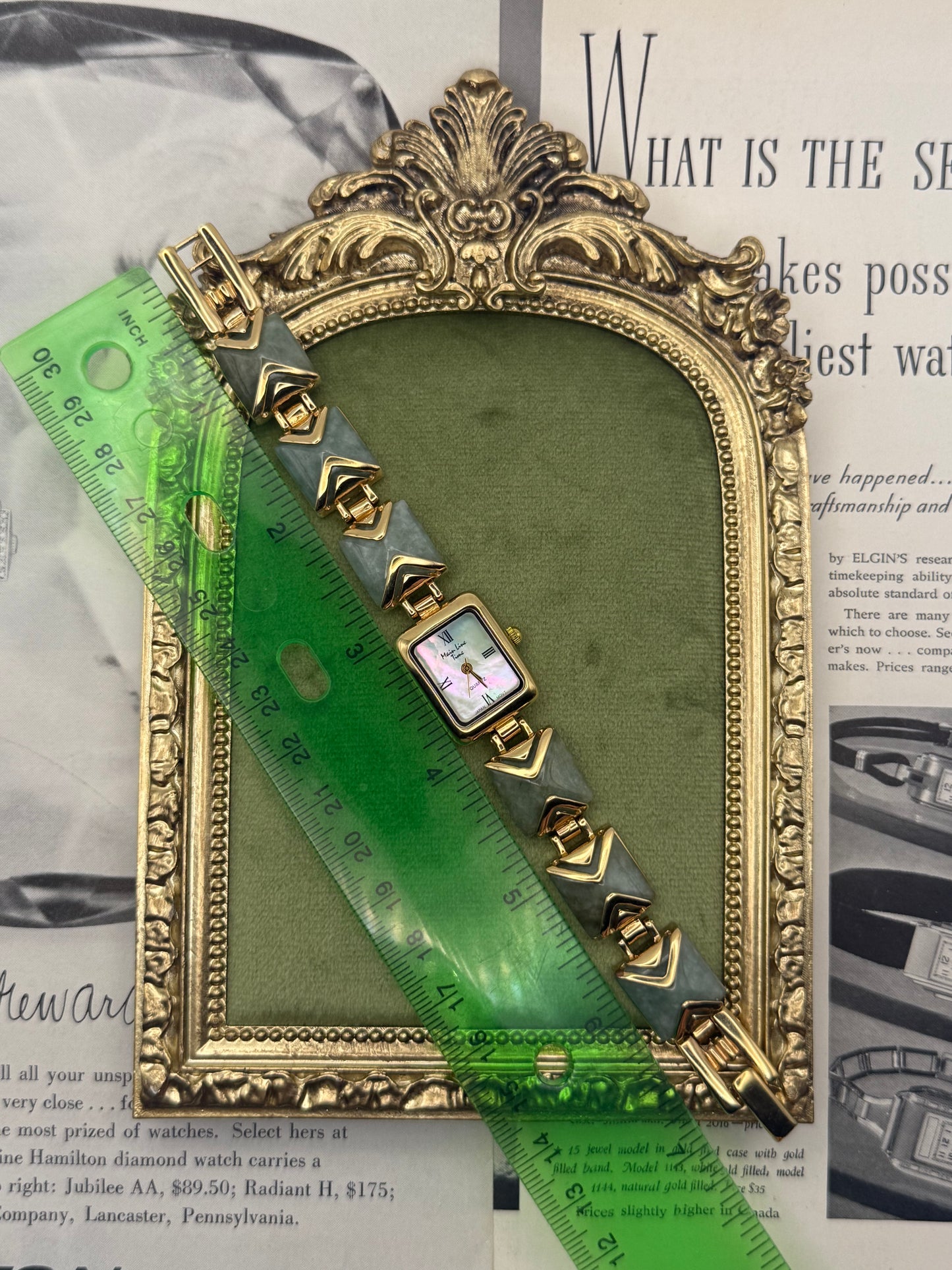 Working Vintage Gold Tone Jade Gemstone Watch