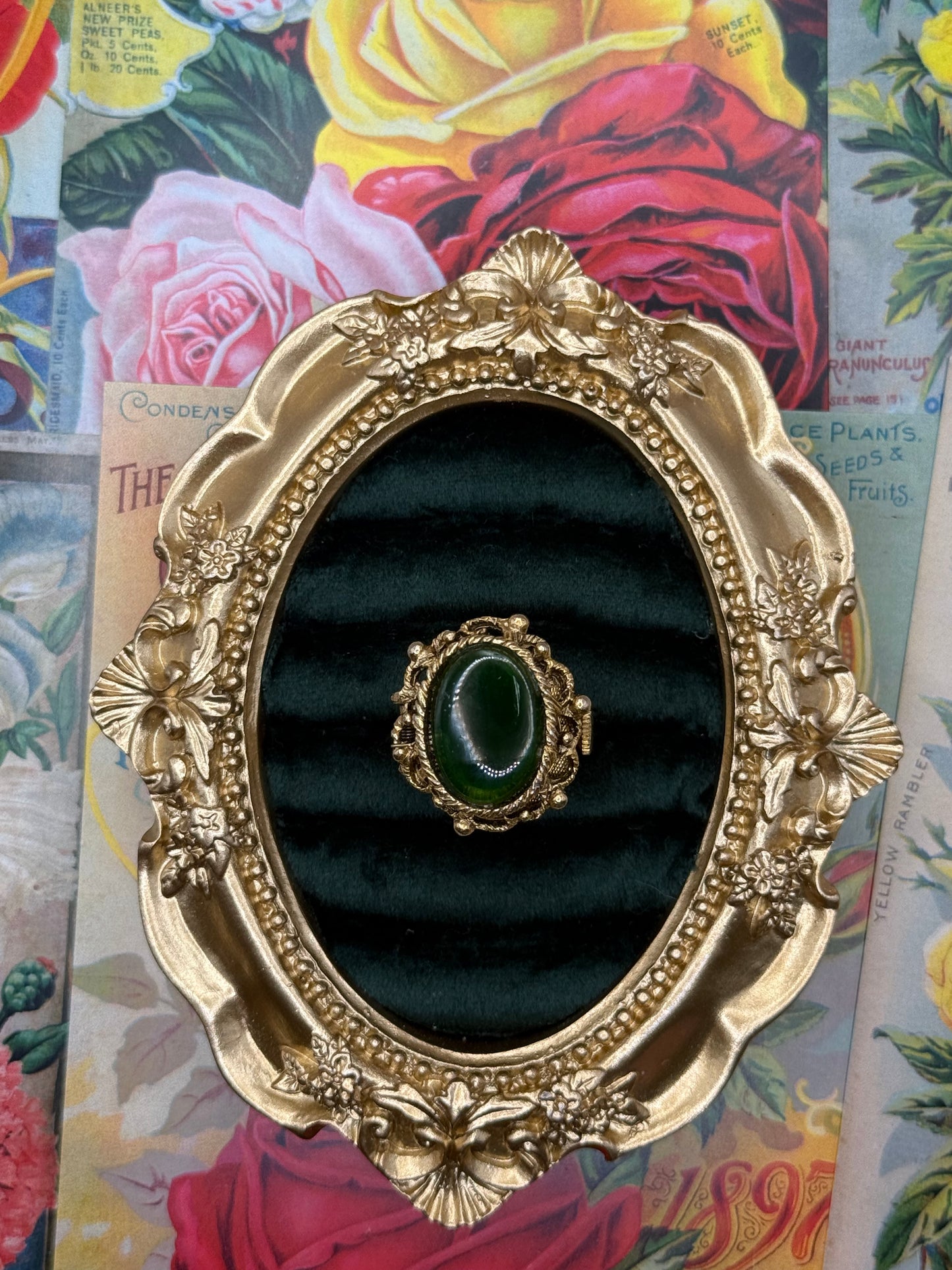 Nonworking Vintage Gold Tone Manual Wind Peek a Boo Adjustable Ring Watch 8