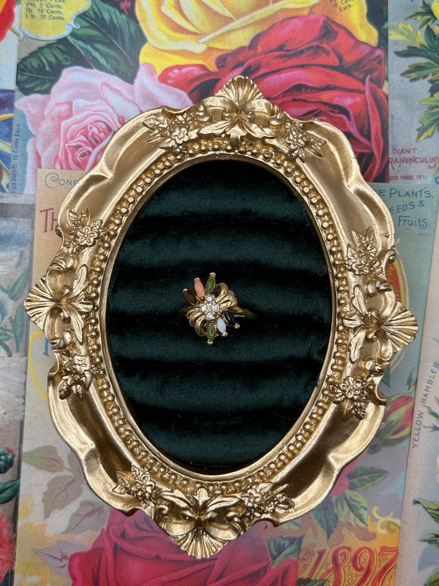 Vintage Gold Tone Avon Ring Size 6.5