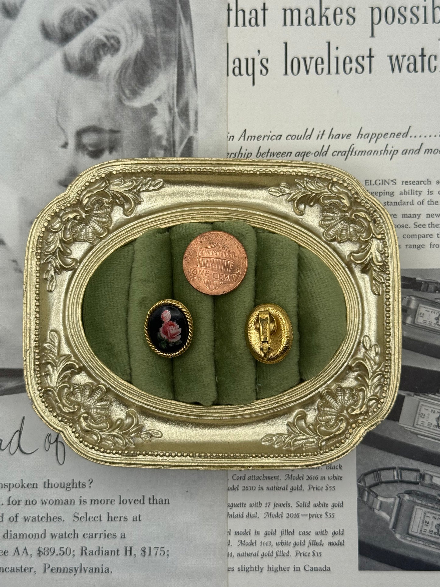 Vintage Gold Tone Floral Clip on Earrings