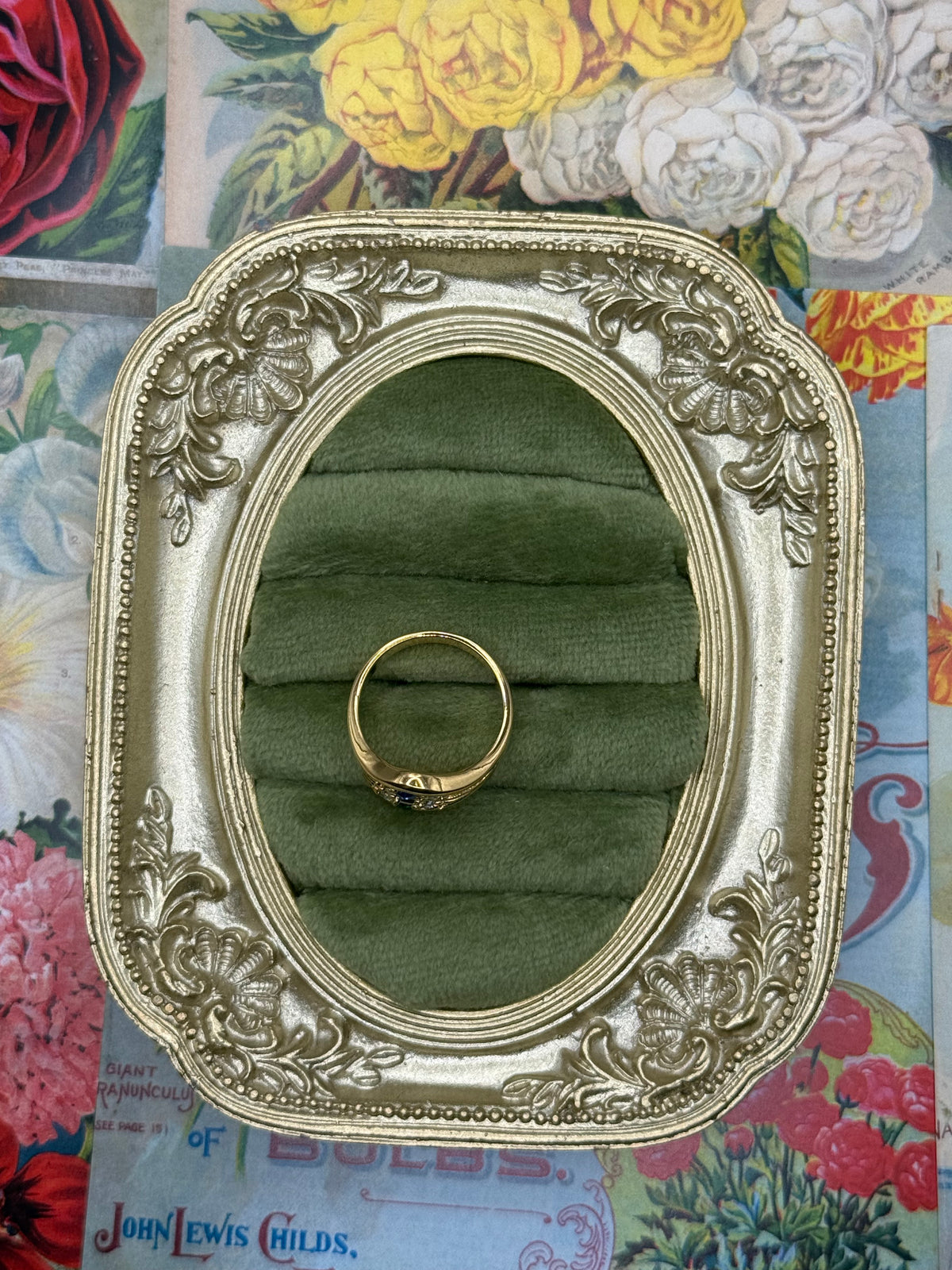 Vintage Gold Tone Avon Ring Size 6