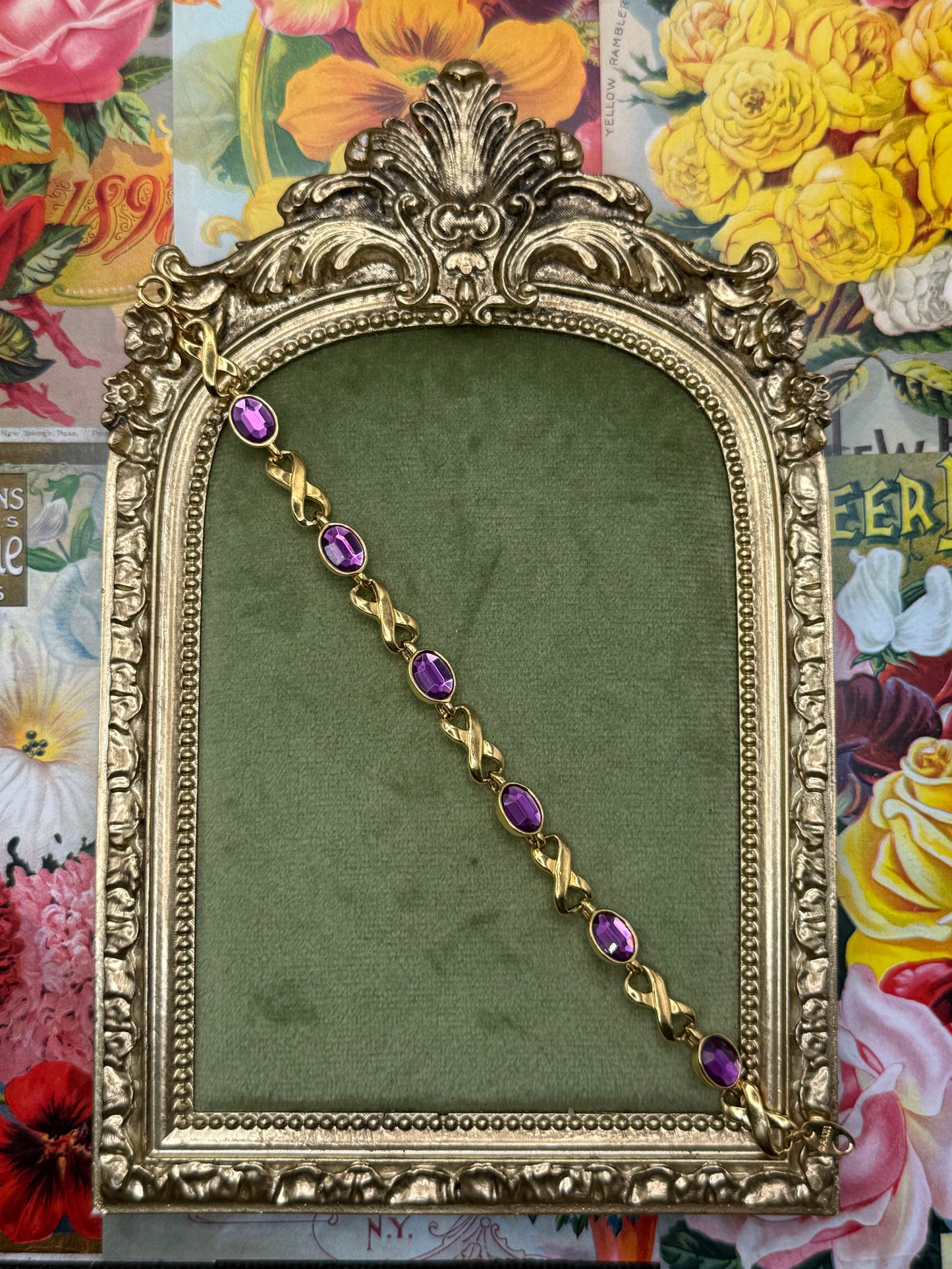 Vintage Gold Tone Dainty Avon Bracelet 6.75”