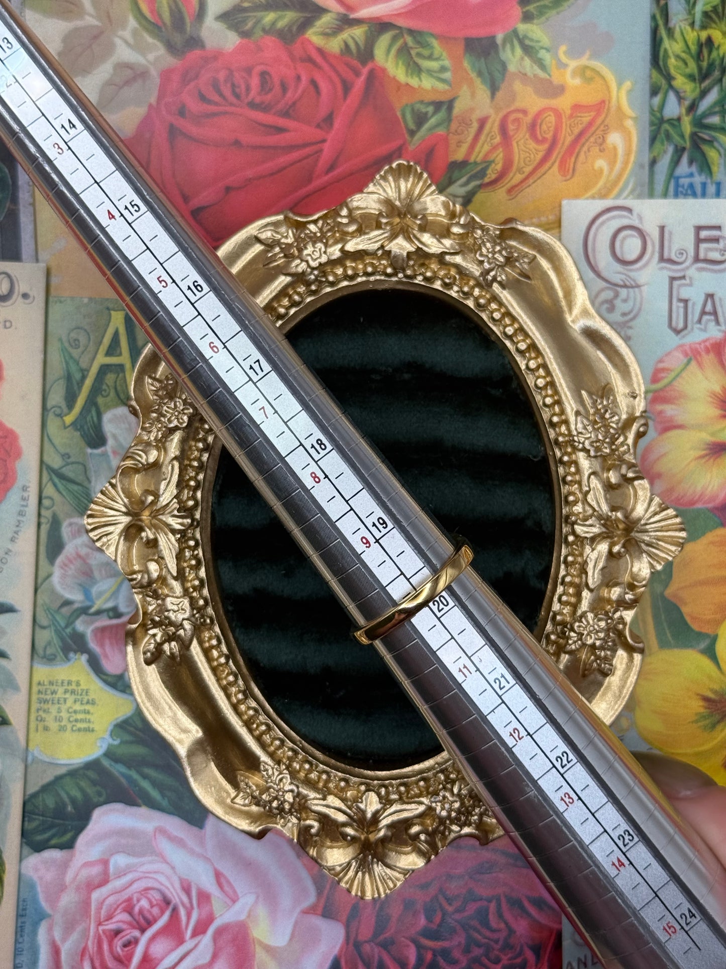 Vintage Gold Tone Old Stock Ring Size 10