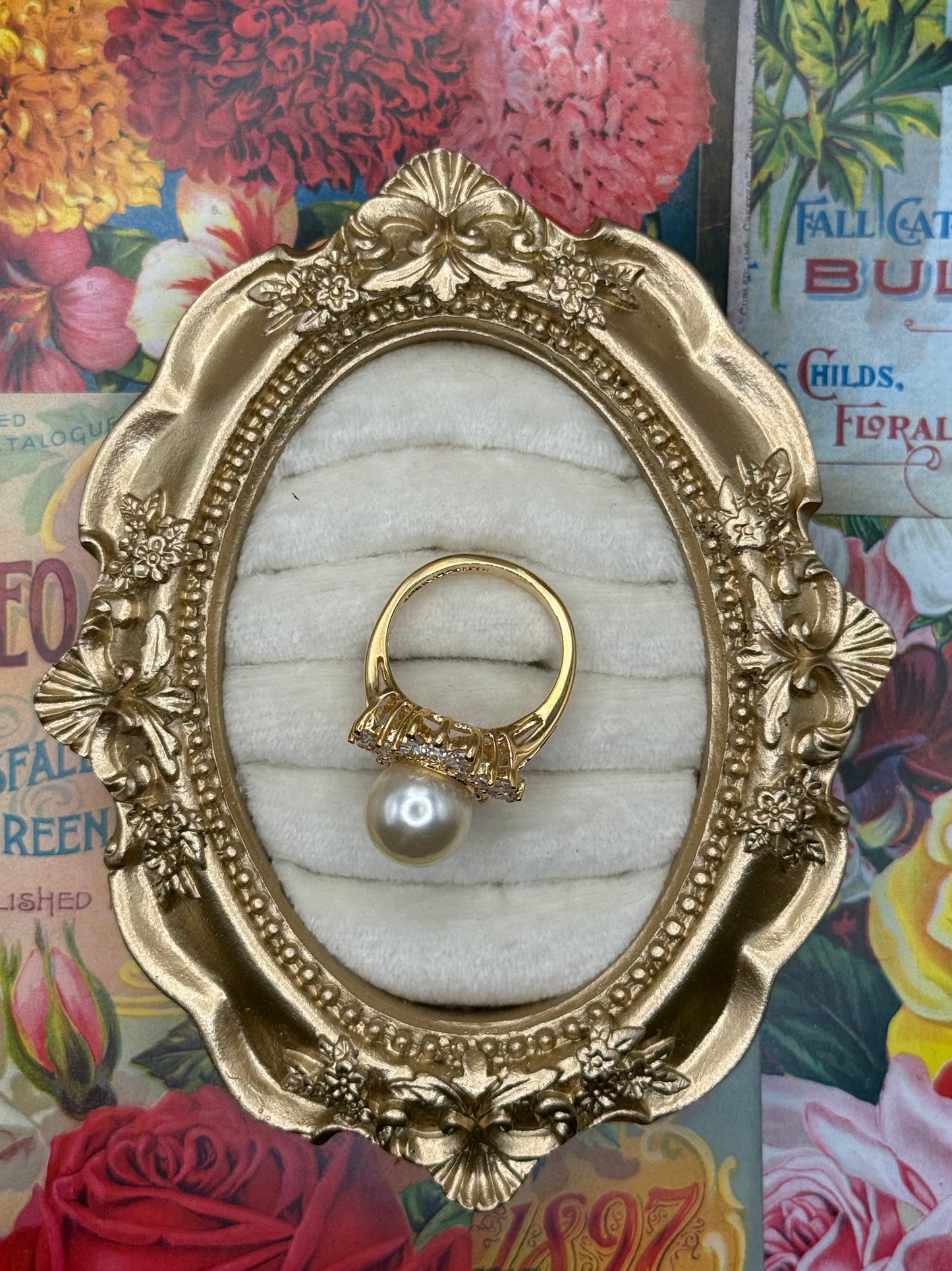Vintage Gold Tone Pearl Ring Size 9
