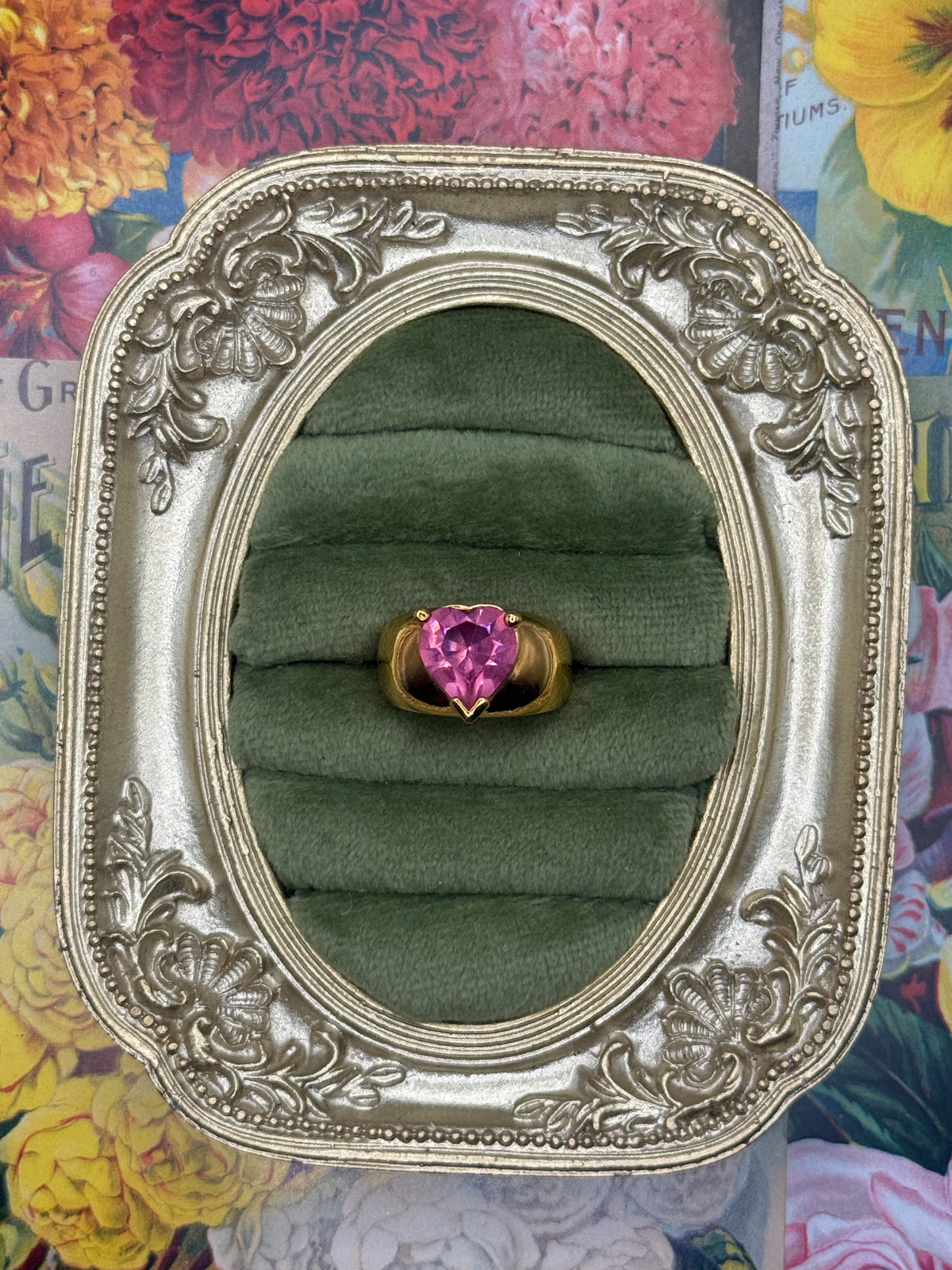 Vintage Gold Tone RARE Avon Heart Ring Size 5.5