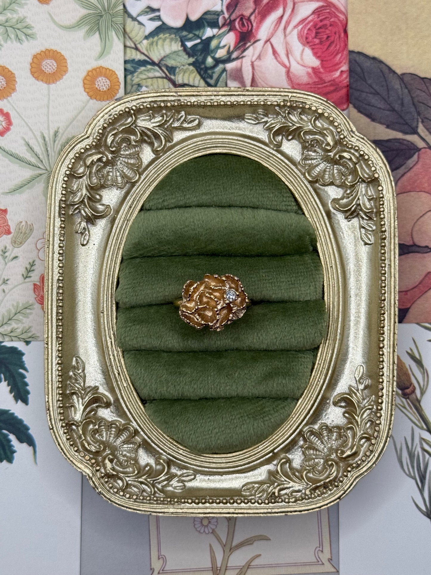 Vintage Gold Tone Avon Ring Size 5