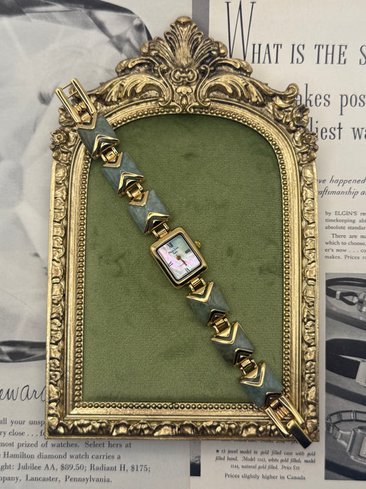Working Vintage Gold Tone Jade Gemstone Watch