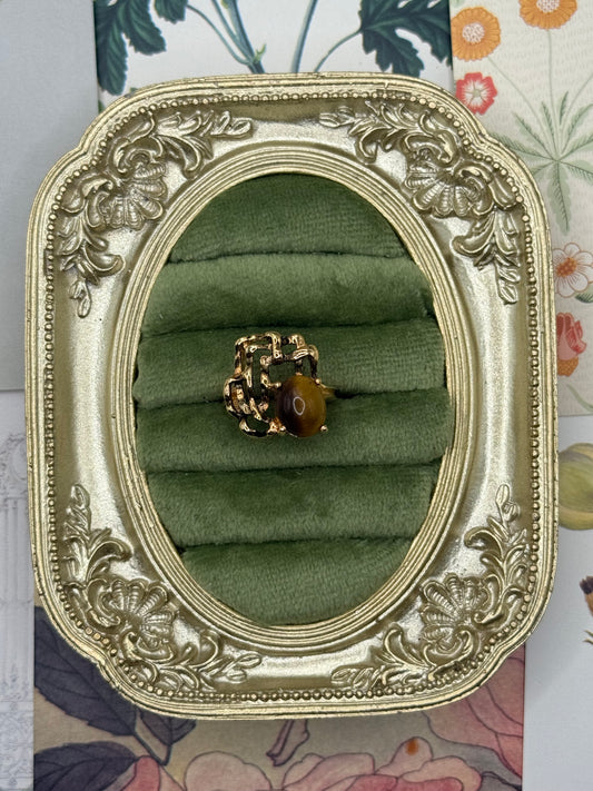 Vintage Gold Tone Tigers Eye Old Stock Ring Size 5