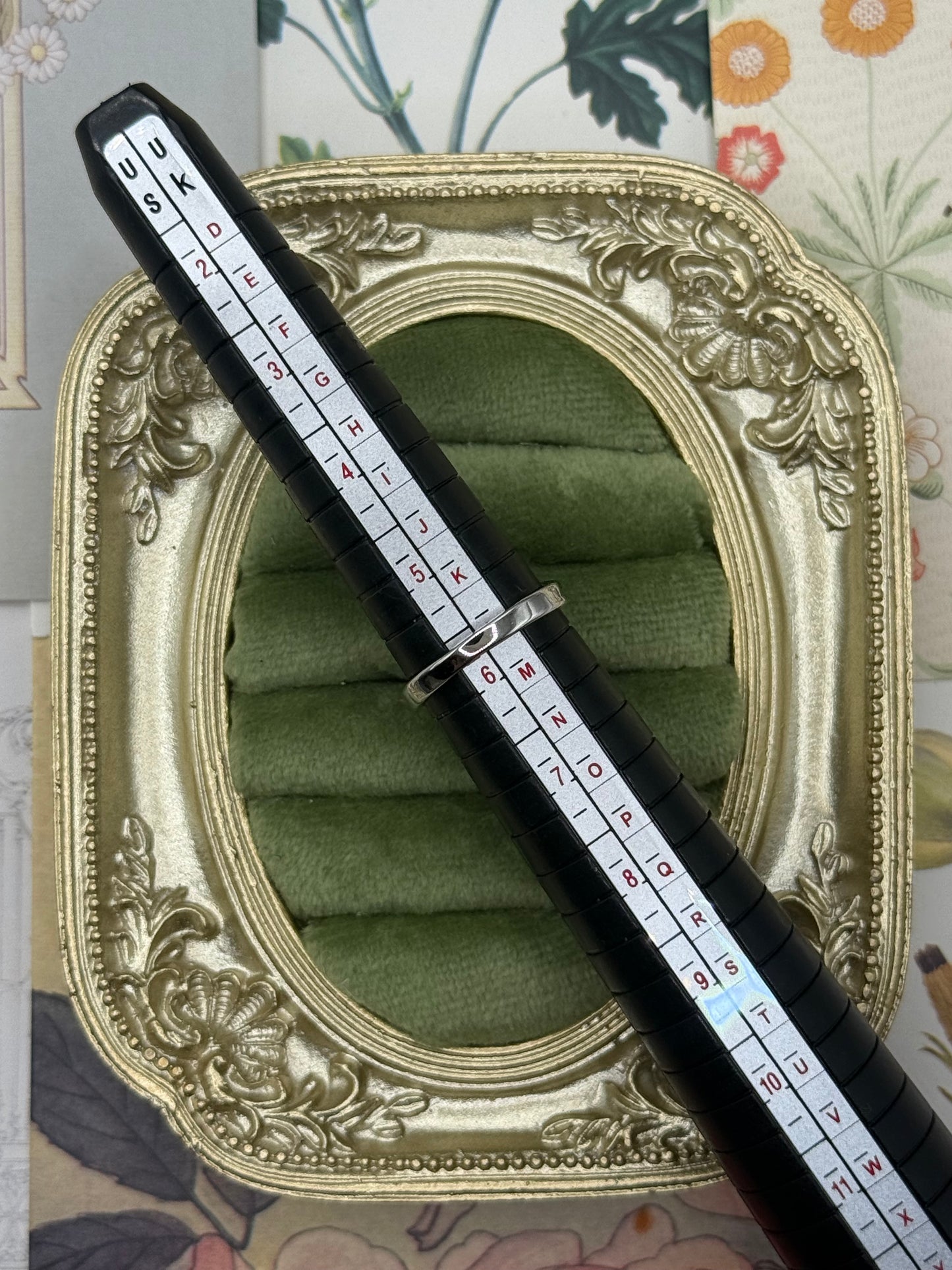 Vintage Silver Tone Old Stock Gemstone Ring Size 5.75