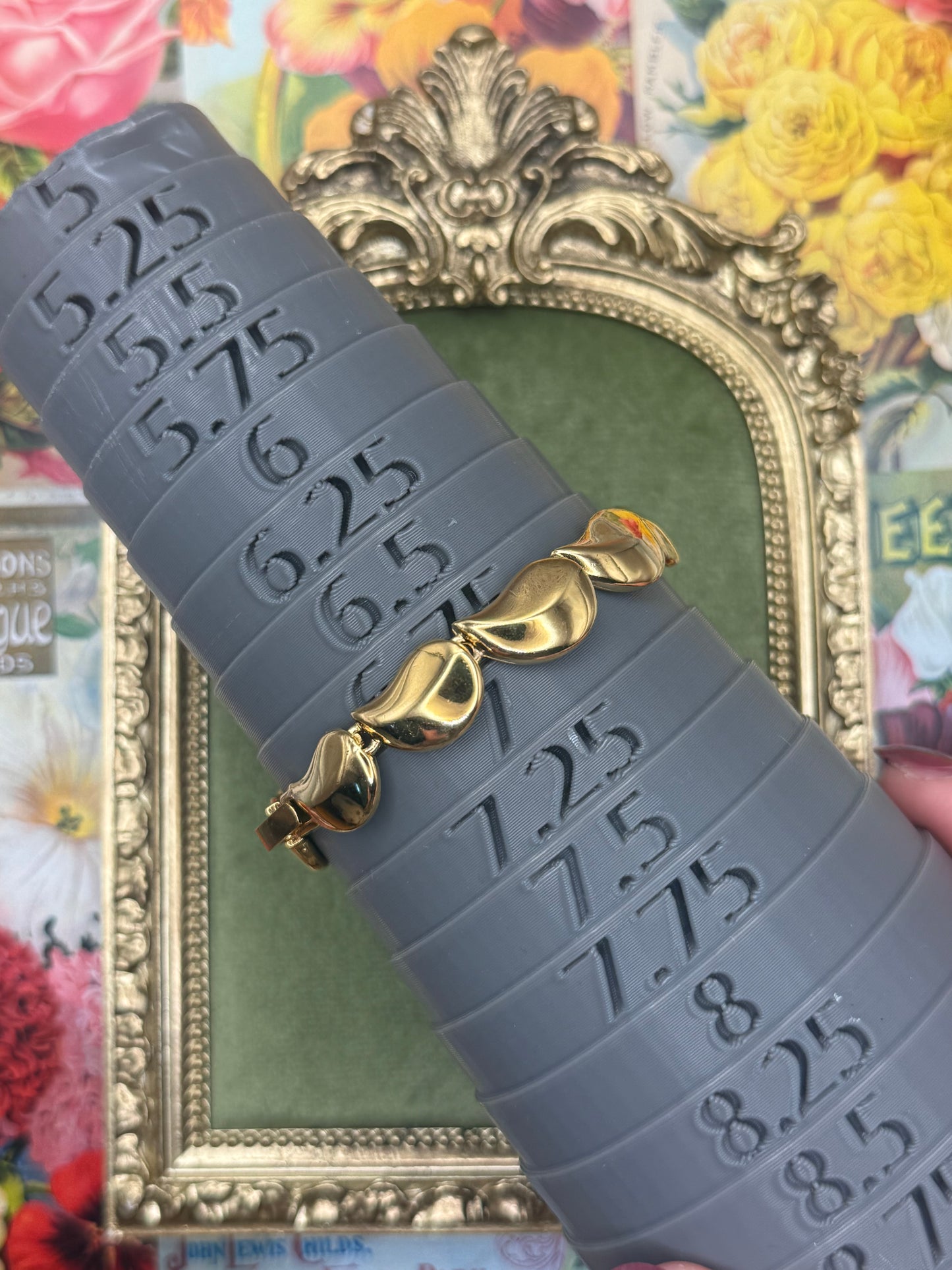 Vintage Gold Tone Bracelet 6.75”