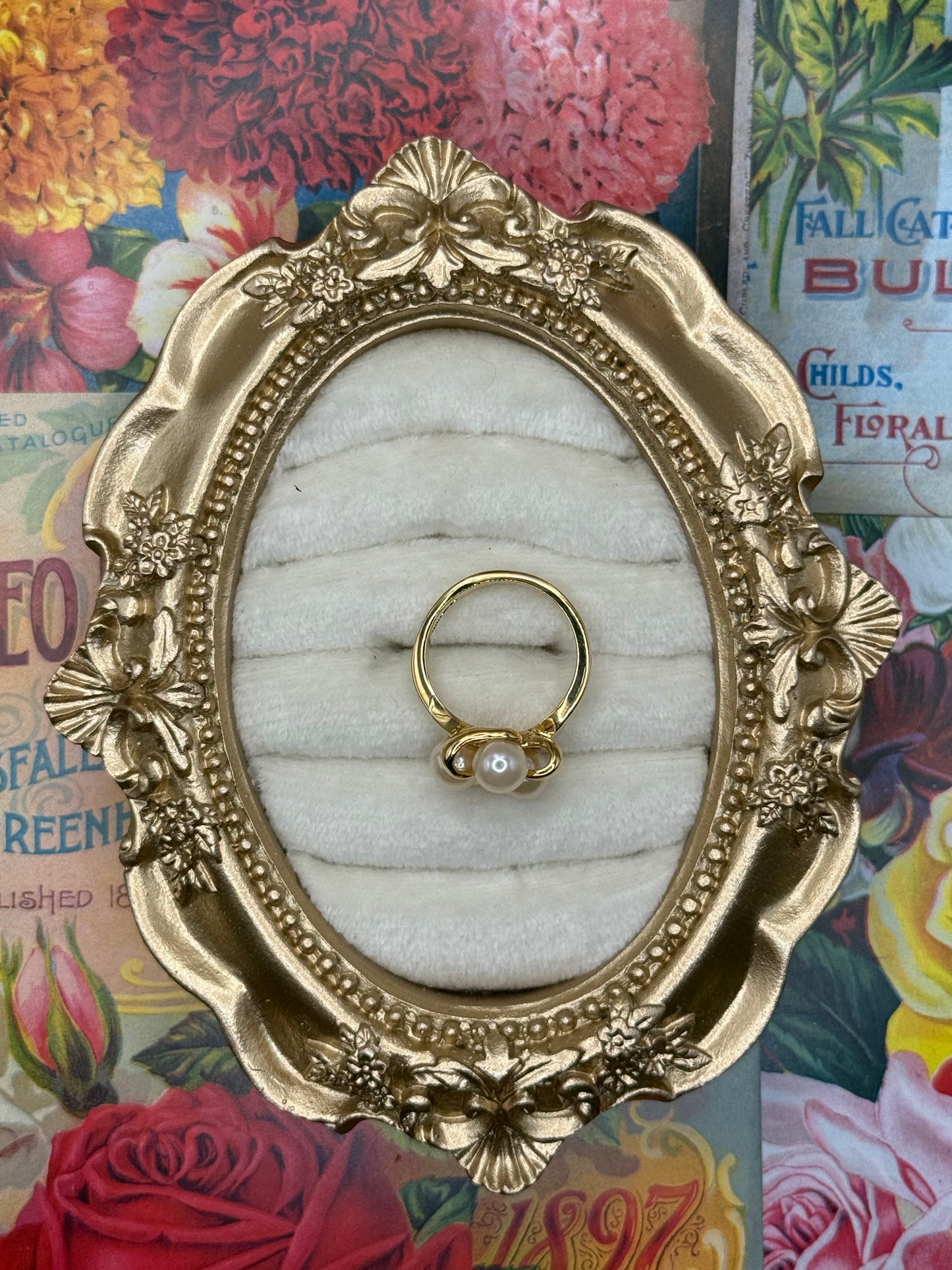 Vintage Gold Tone Pearl Ring Size 6