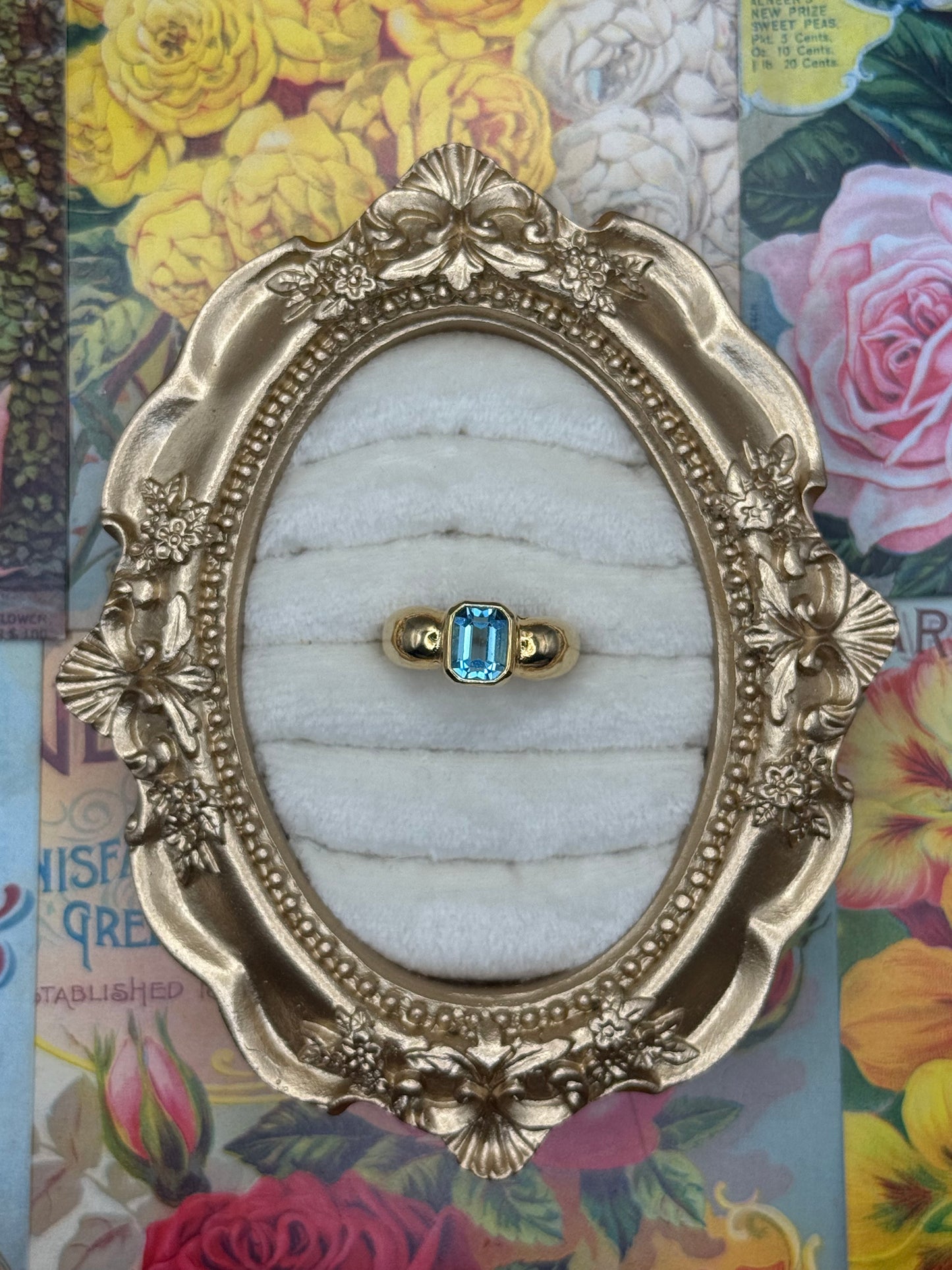 Modern Gold Tone Bezel Ring Size 5.5