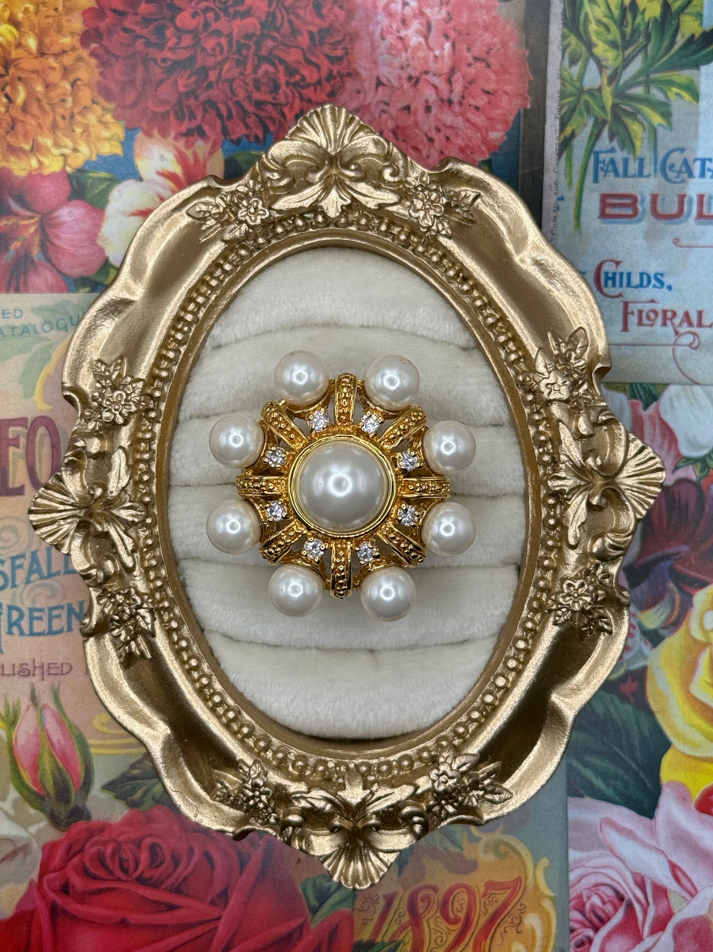 Vintage Gold Tone Chunky Pearl Ring Size 10