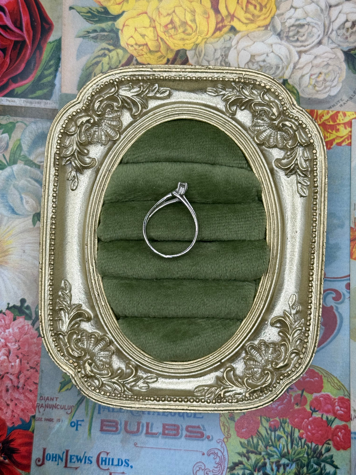 Vintage Silver Tone Dainty Ring Size 4.5