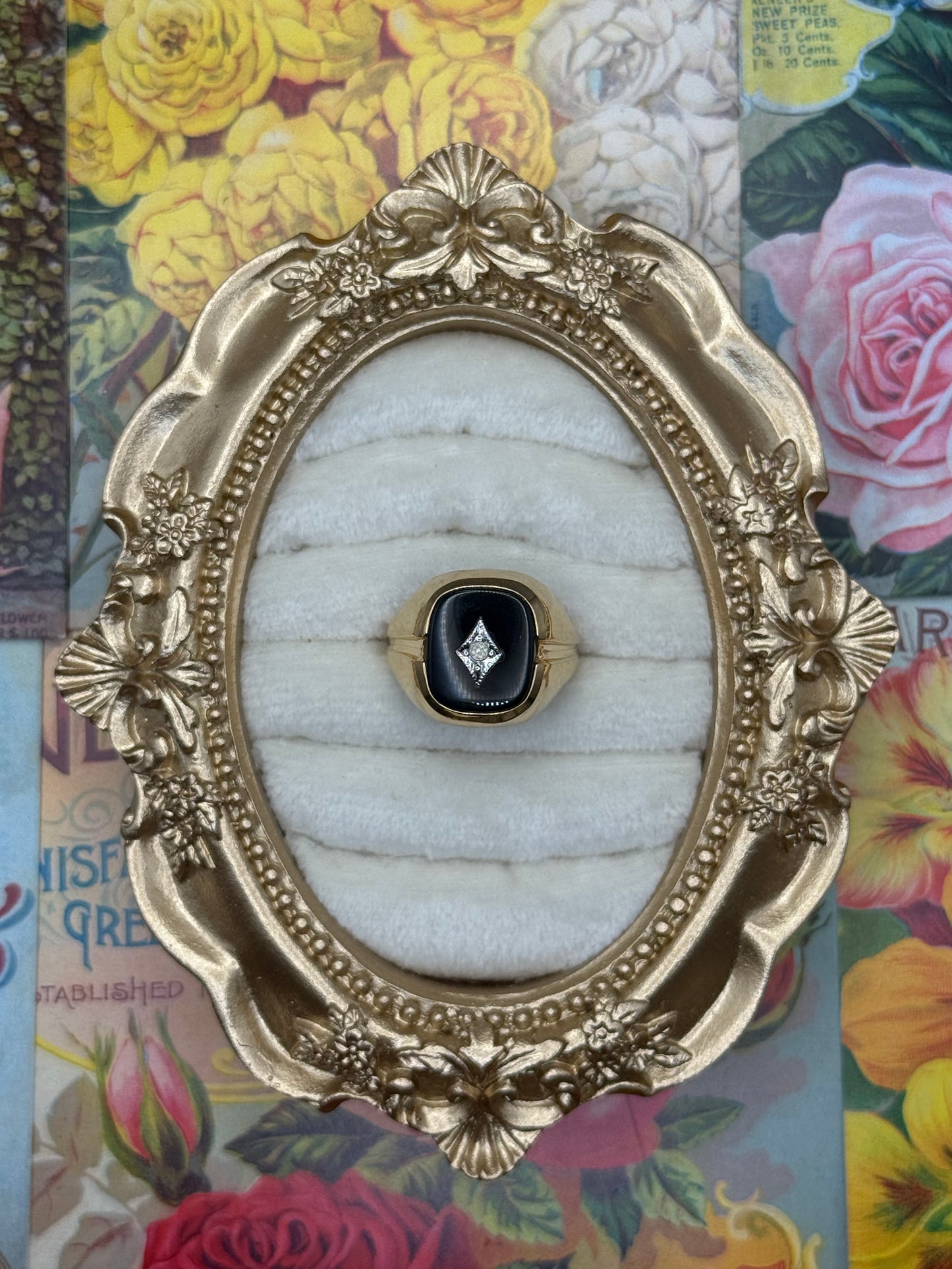 Vintage Gold Tone Onyx Ring Size 8