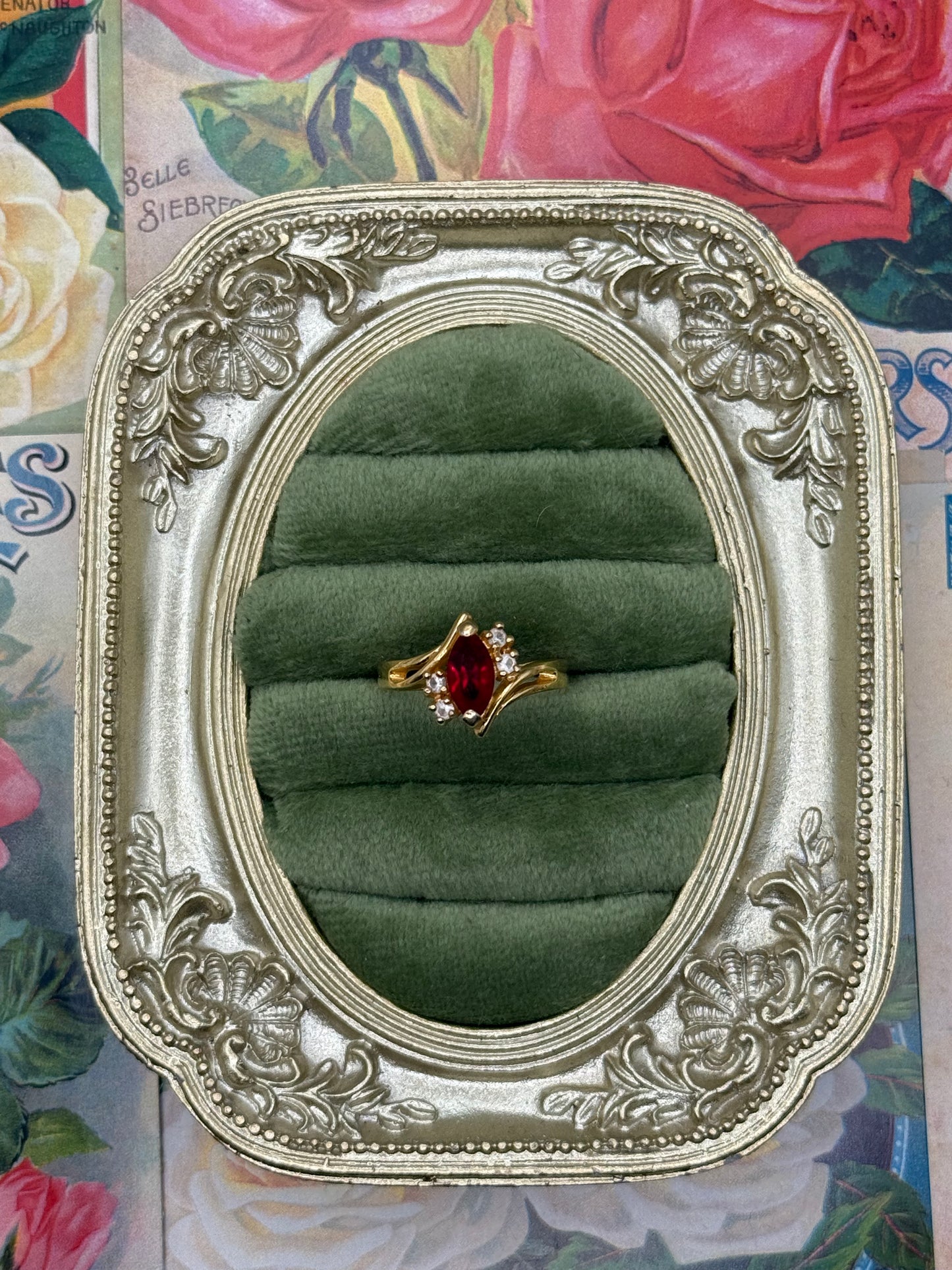 Vintage Gold Tone Ring Size 8
