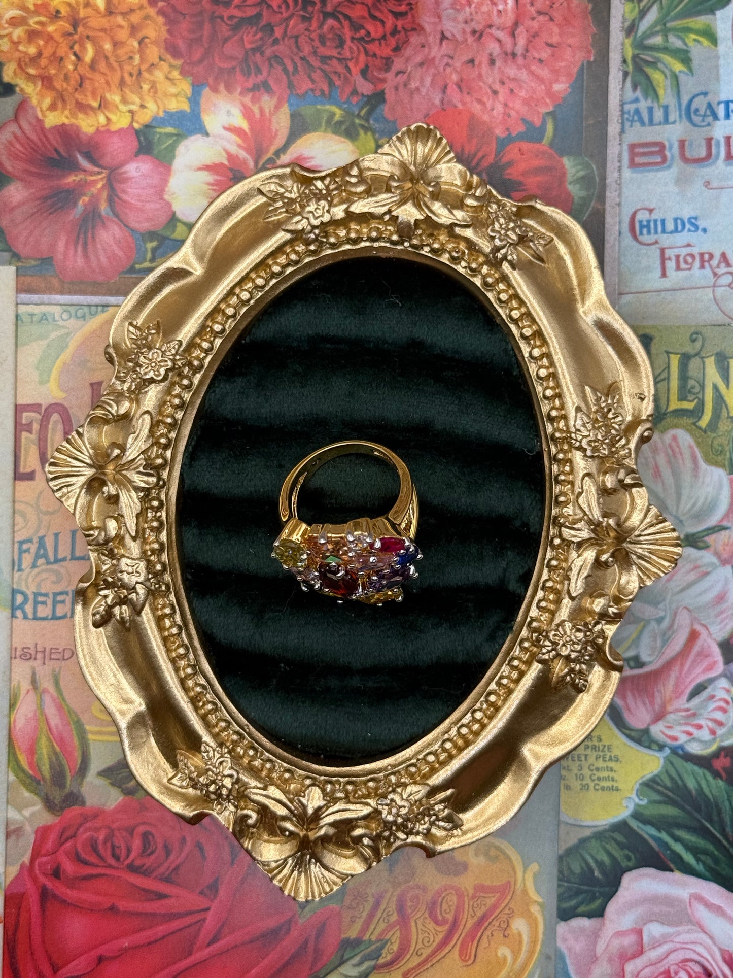Vintage Gold Tone Old Stock Ring Size 6