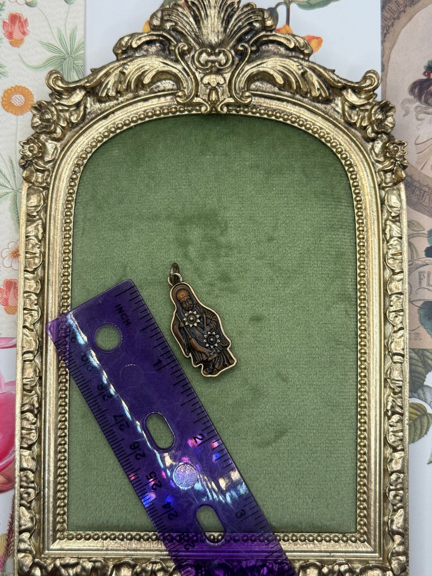 Vintage Gold Tone Jade(?) Pendant