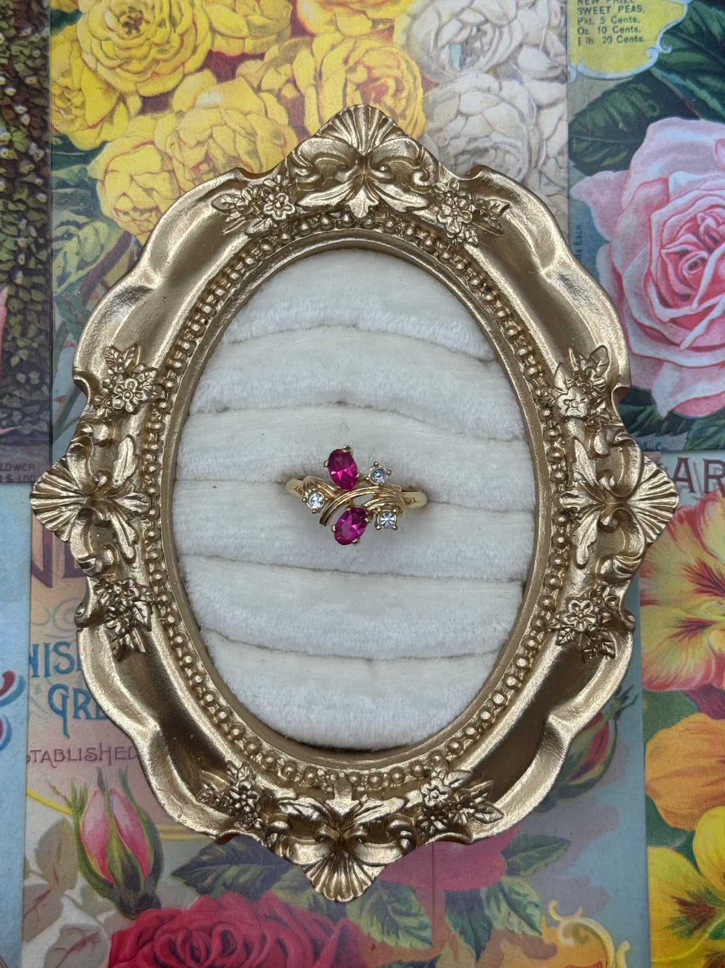 Vintage Gold Tone Avon Ring Size 7