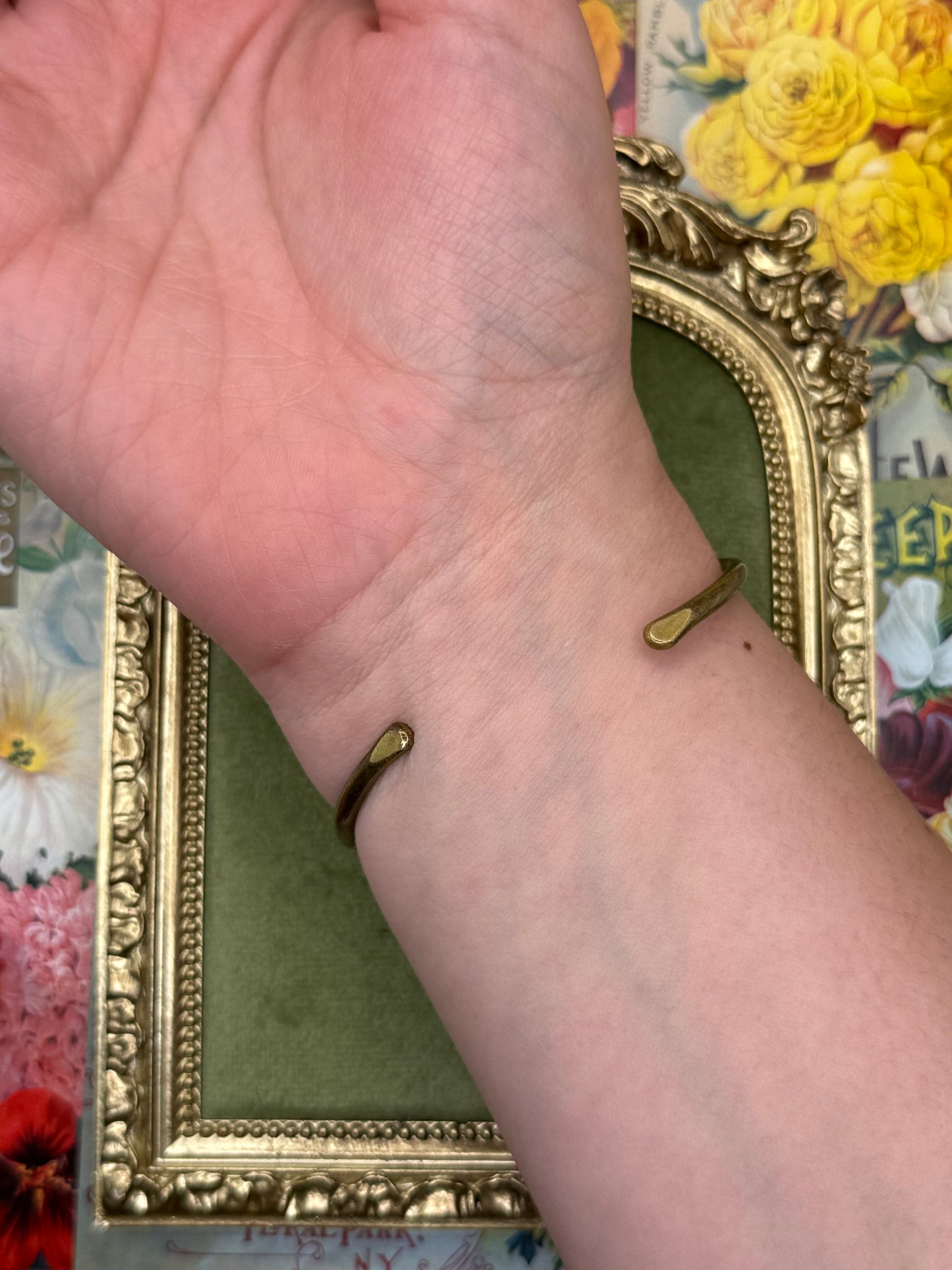 Vintage Gold / Bronze Tone Cuff Bracelet 6.5”