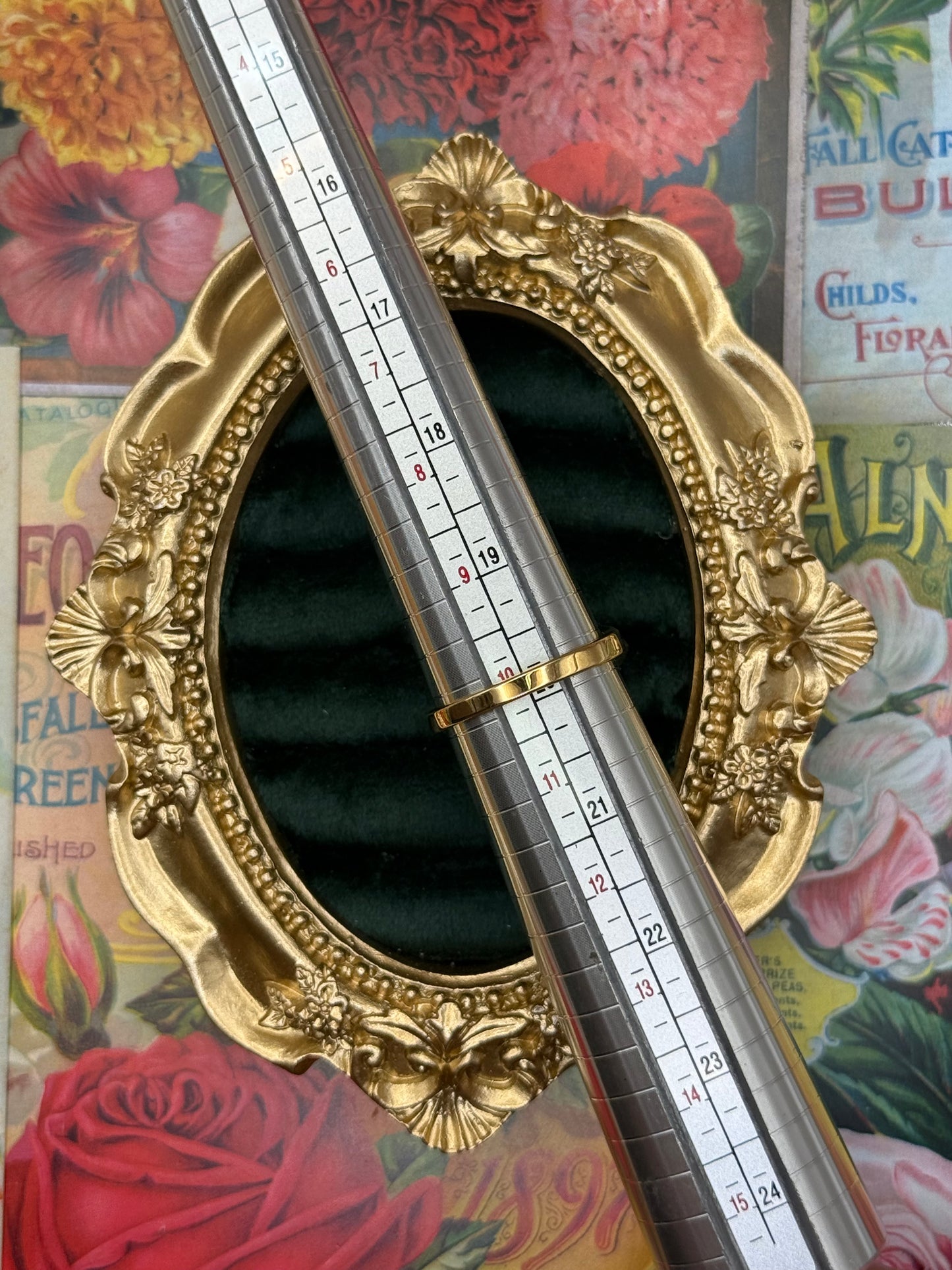 Vintage Gold Tone Old Stock Ring Size 10