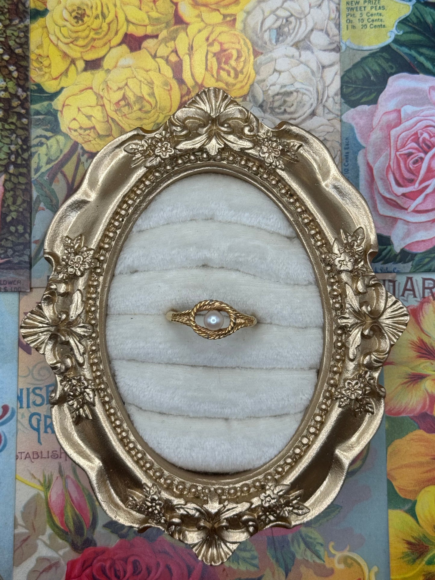 Vintage Gold Tone Avon Pearl Ring Size 9