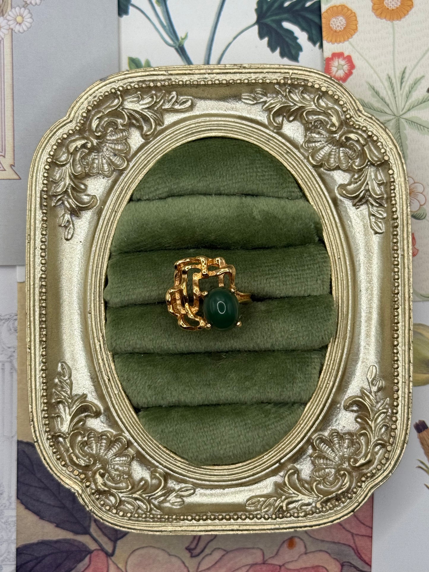 Vintage Gold Tone Old Stock Gemstone Ring Size 6