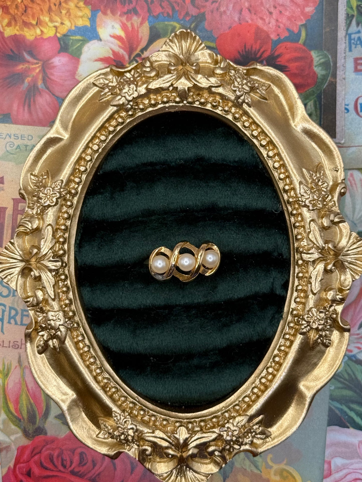 Vintage Gold Tone Avon Pearl Ring Size 6