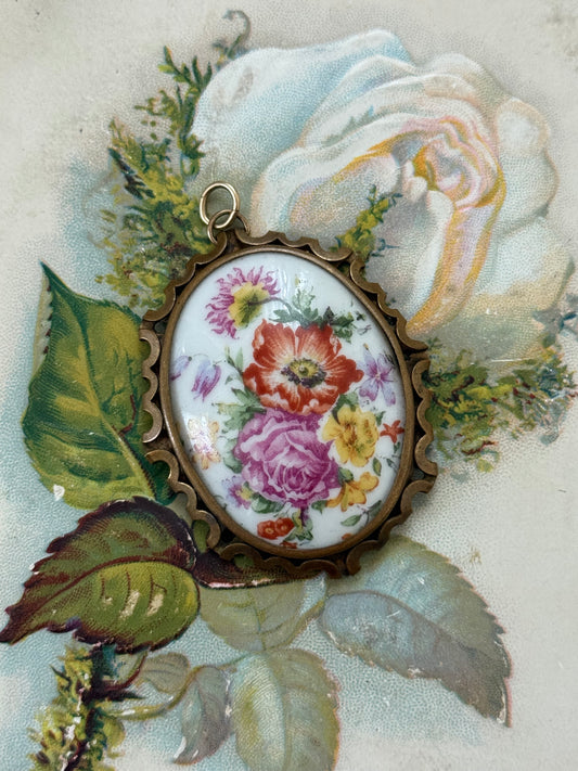 ceramic gold tone floral pendant