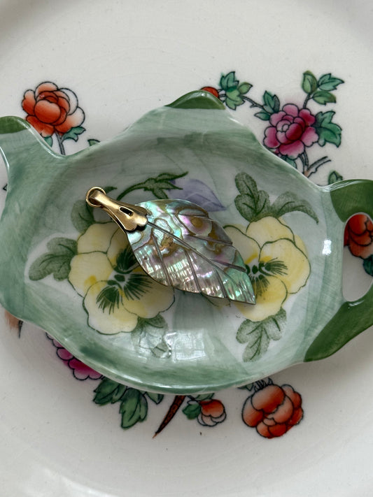 gold tone abalone leaf pendant
