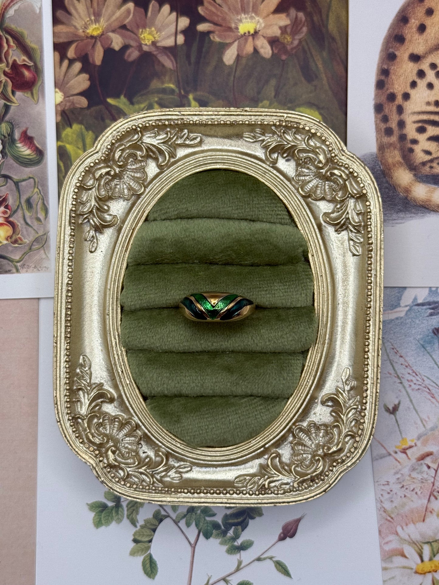 Vintage Gold Tone Enameled Avon Ring Size 8
