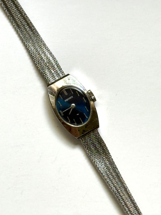 working silver tone wind up blue dial seiko watch