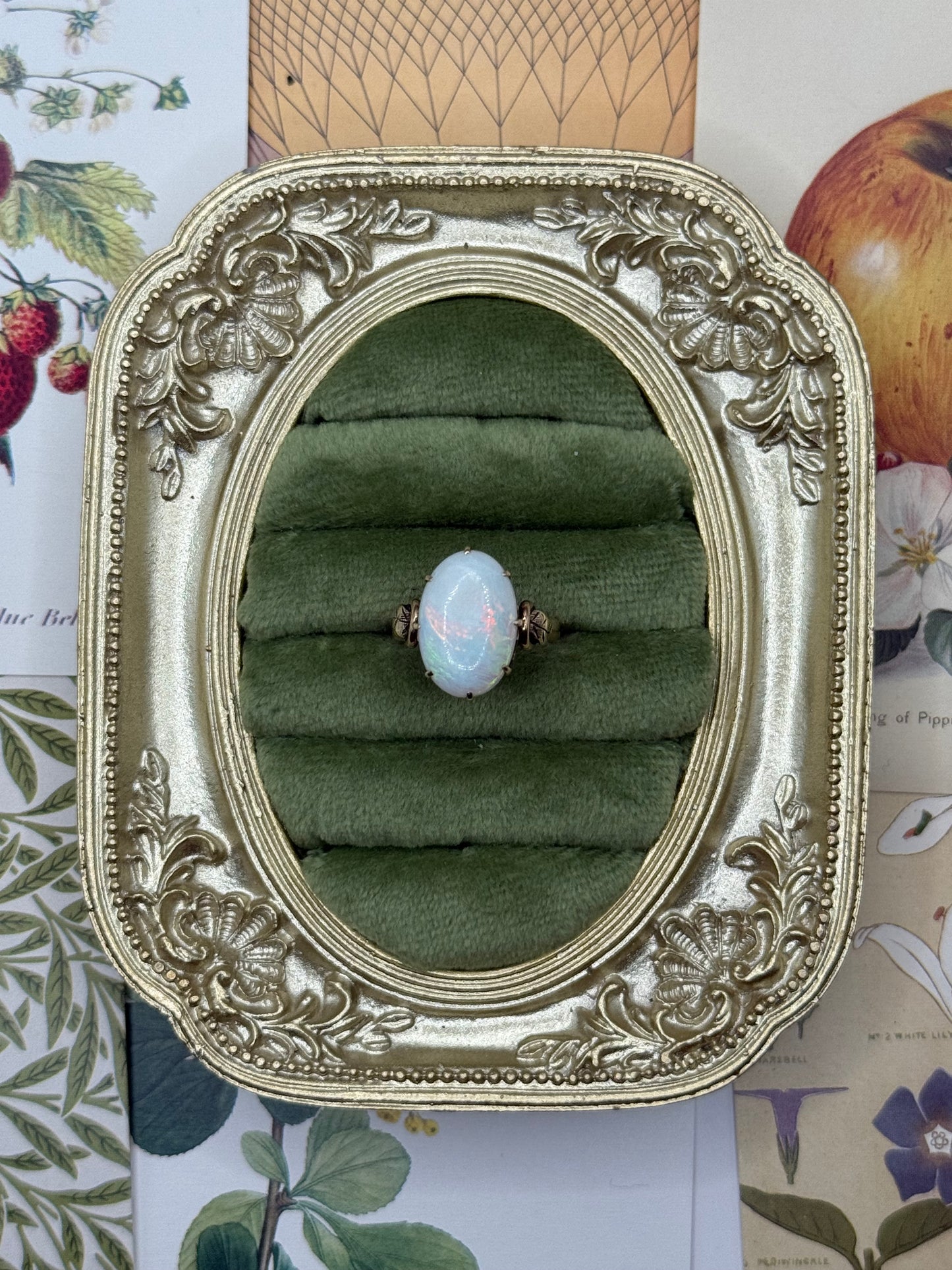 Vintage 10k Gold Cabochon Cut Opal Ring Size 6.5
