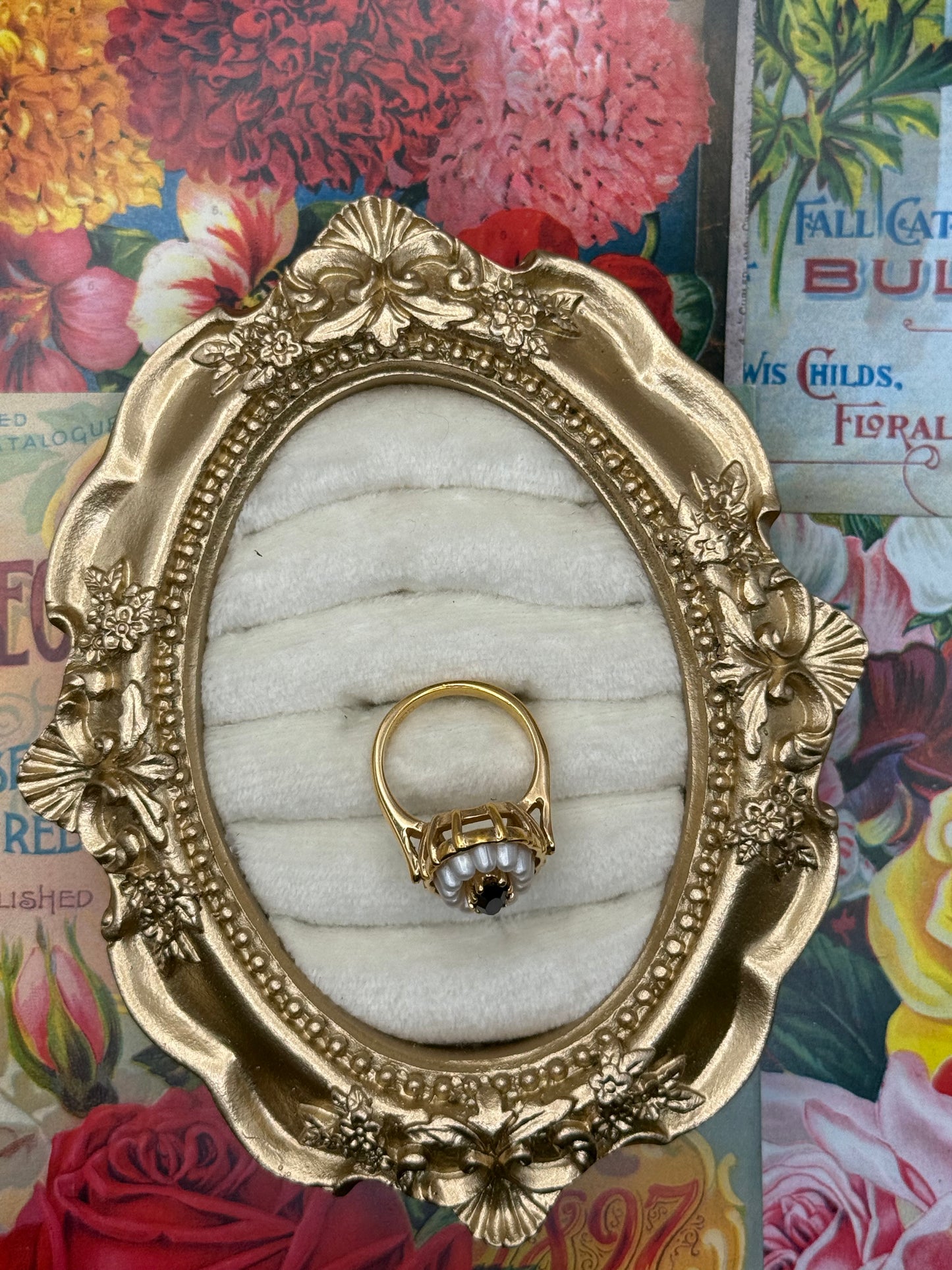 Vintage Gold Tone Avon Ring Size 6