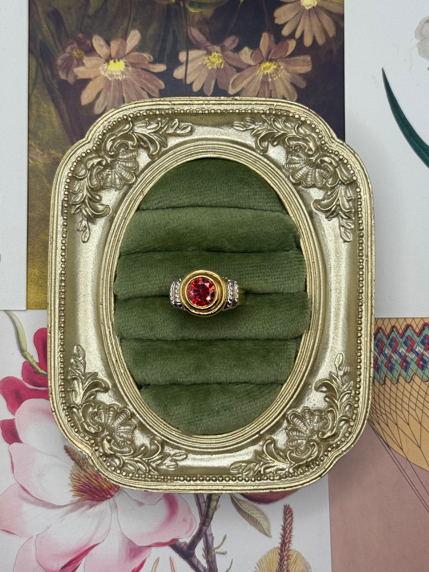 Vintage Two Tone New Old Stock Gemstone Bezel Ring Size 8