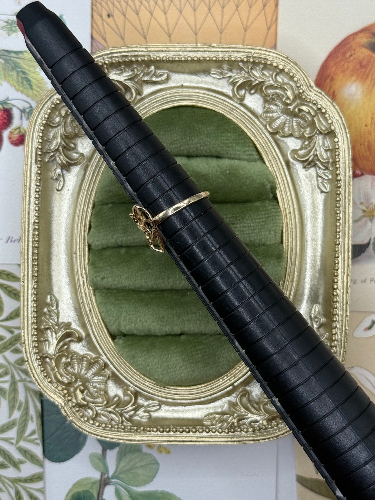 Vintage 10k Gold Estate Cherub Ring Size 5.5