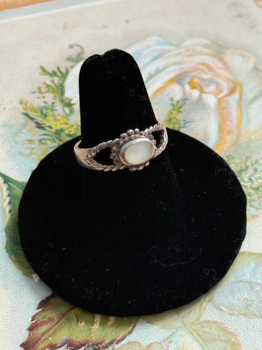 sterling silver mother of pearl gem ring size 8