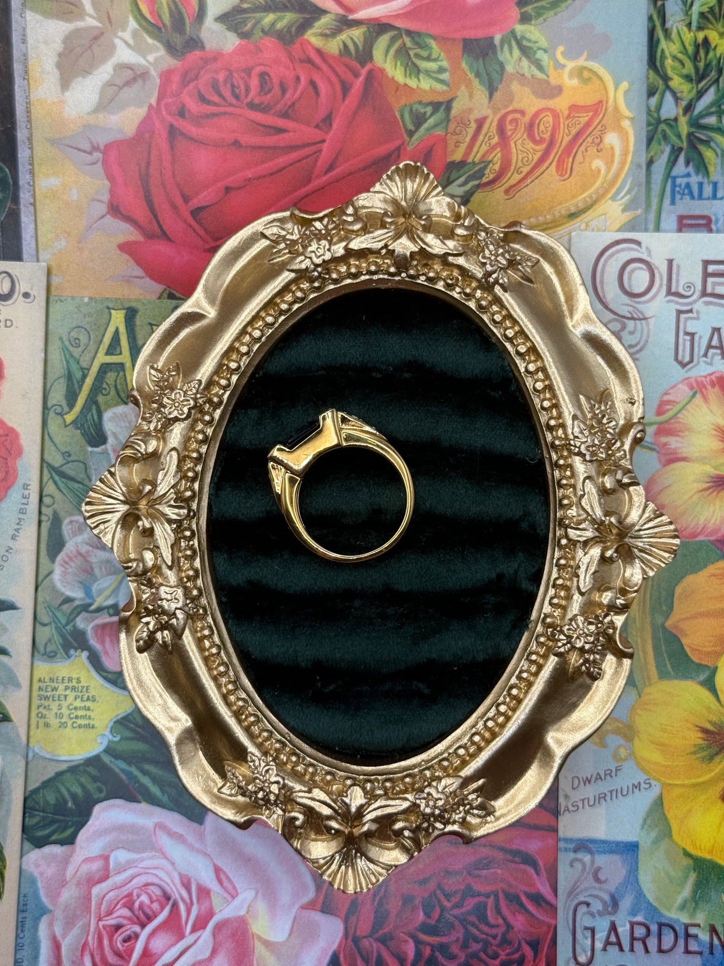 Vintage Gold Tone Old Stock Ring Size 7
