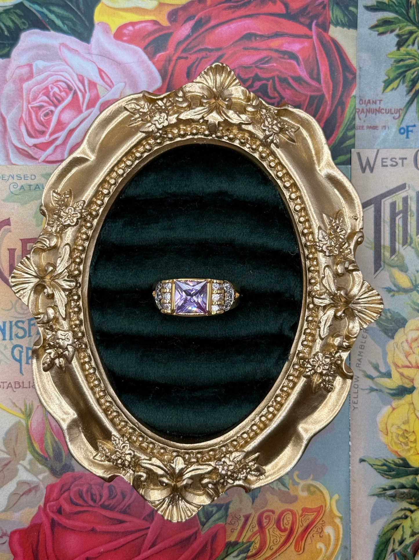 Vintage Gold Tone Old Stock Ring Size 9