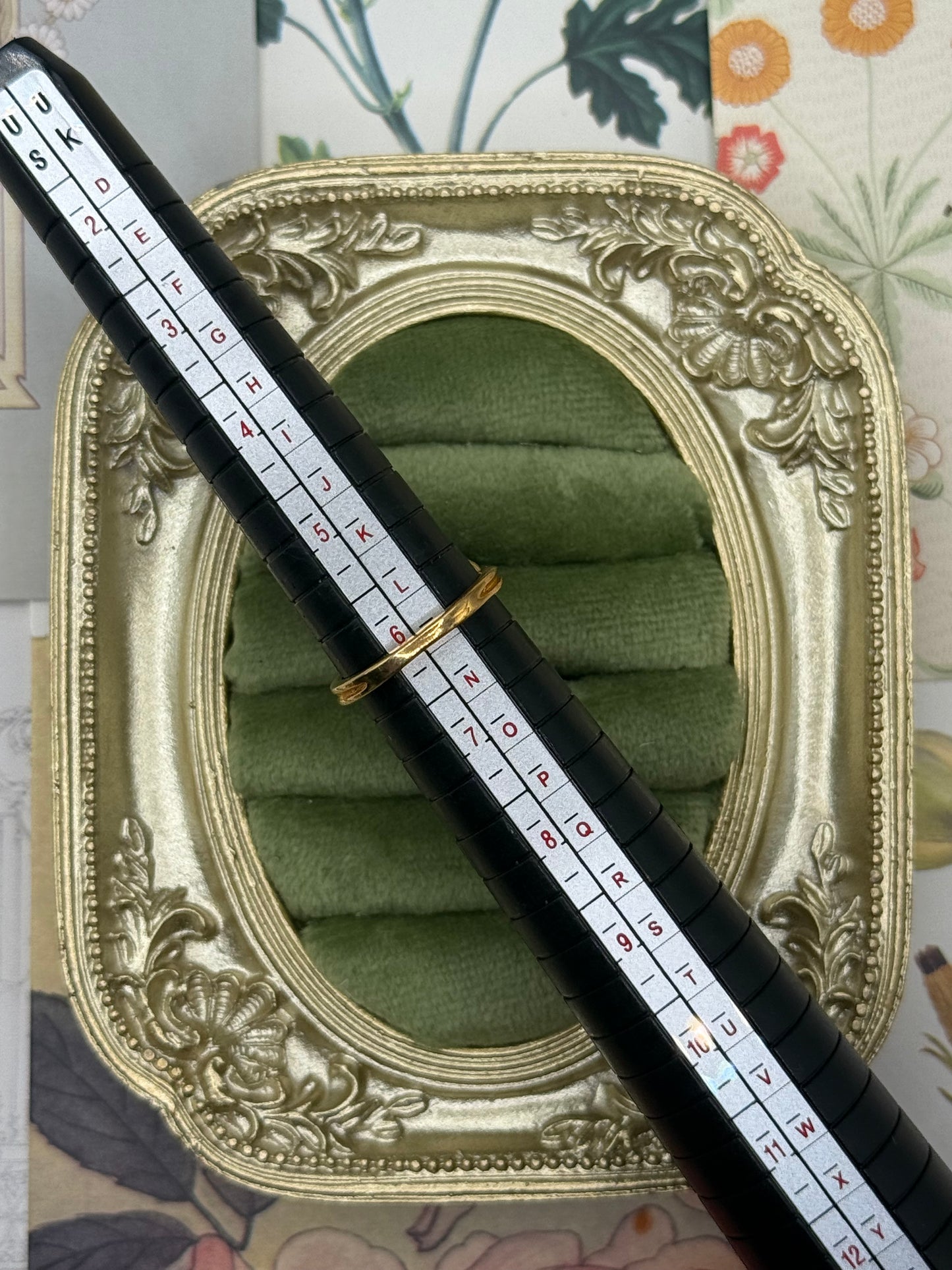 Vintage Gold Tone Old Stock Gemstone Ring Size 6