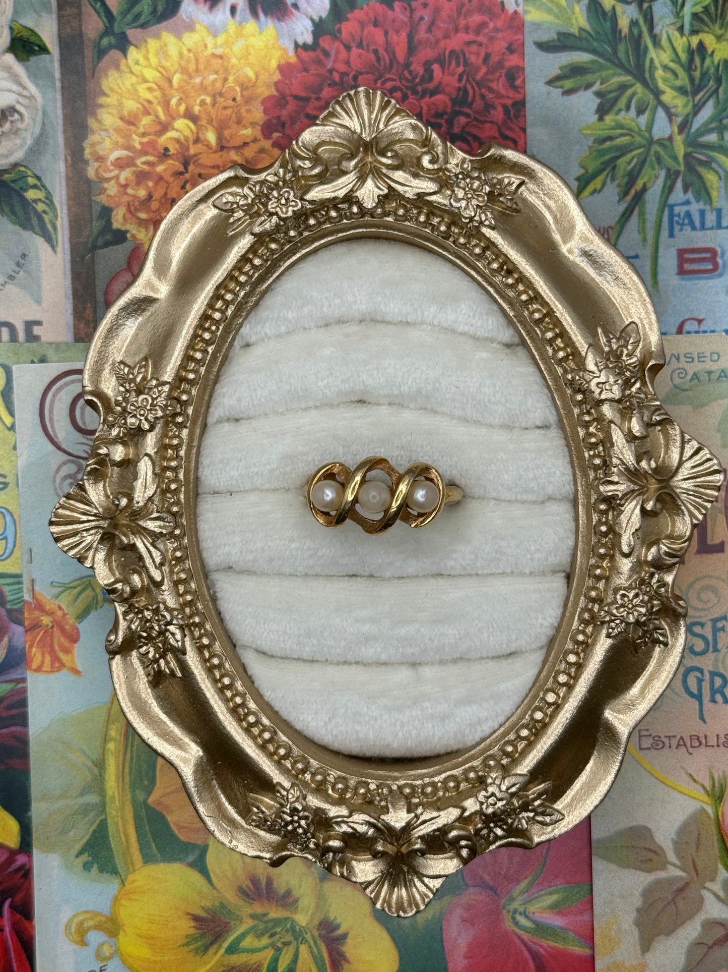 Vintage Gold Tone Avon Pearl Ring Size 9