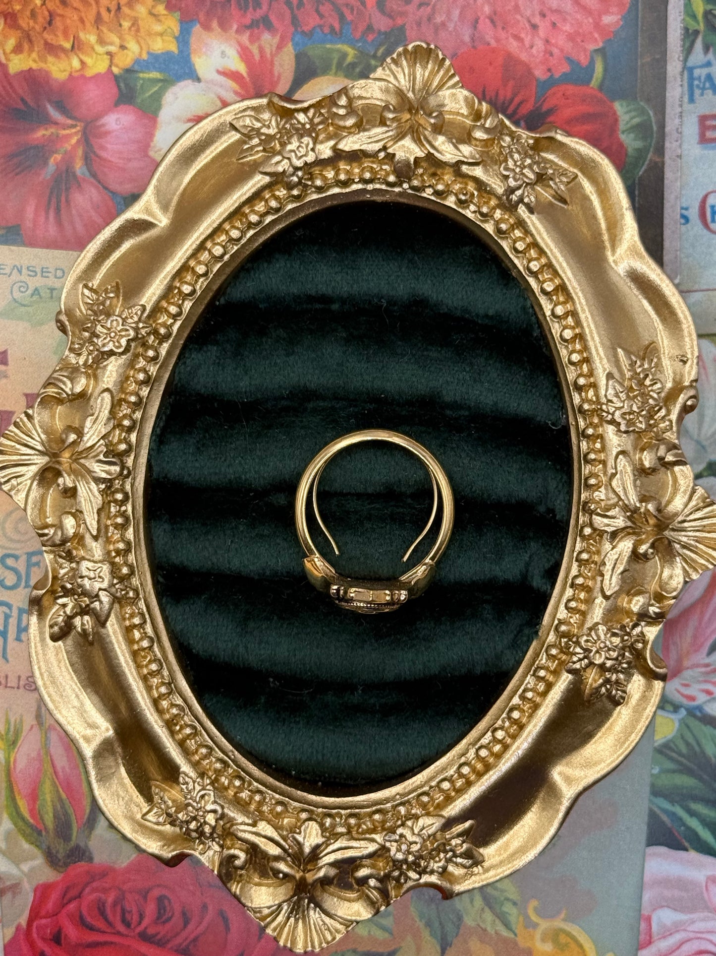 Vintage Gold Tone Avon Kensington Size 6.5 *Near Mint Condition*