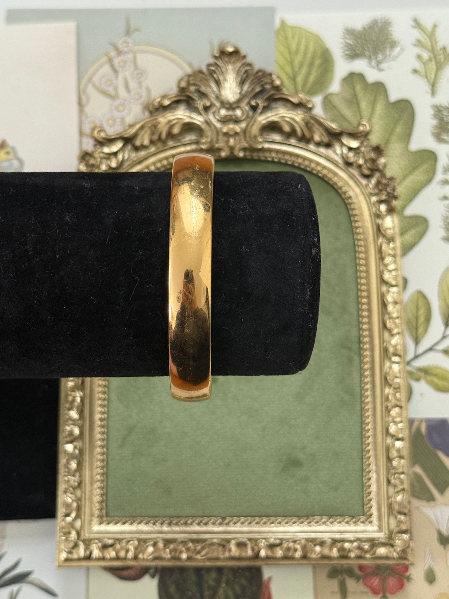 Vintage Gold Tone Bangle