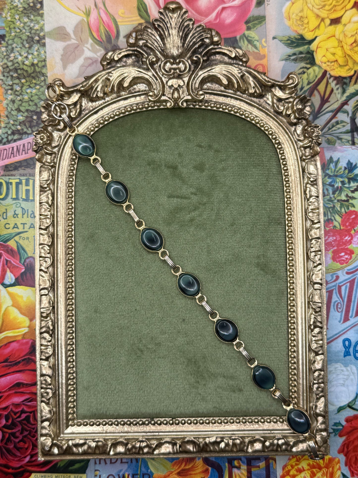 Vintage Gold Tone Cabochon Bracelet 6.75”