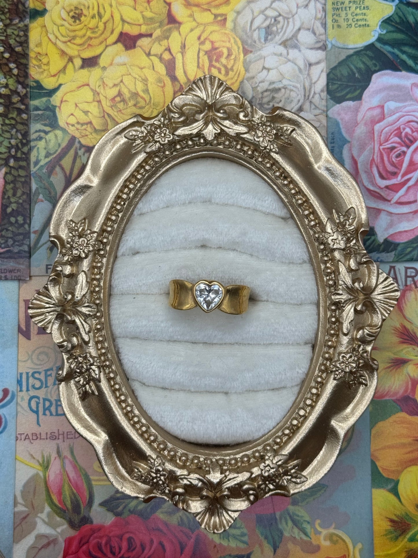 Vintage Gold Tone Heart Bezel Ring Size 7.75