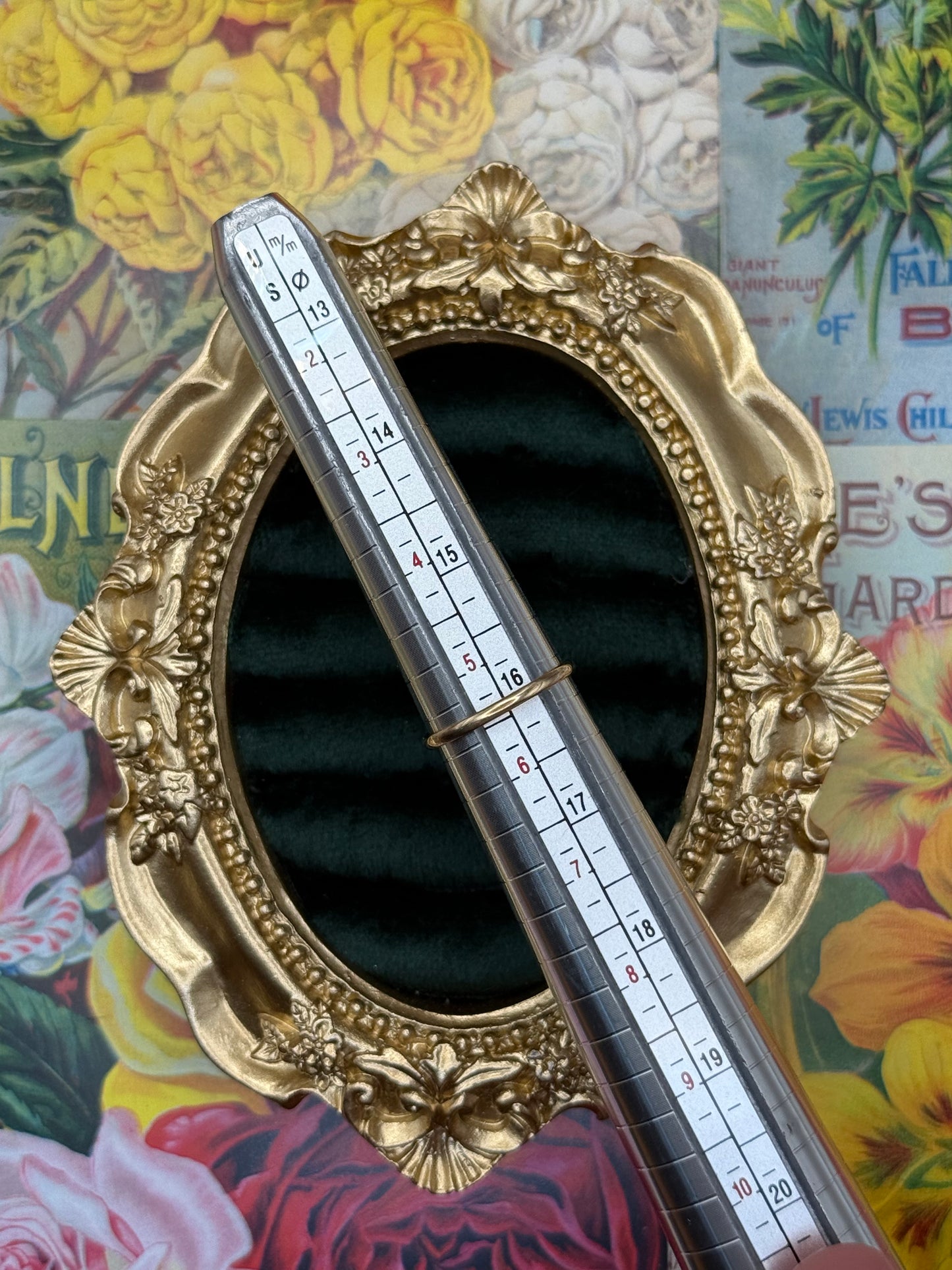 10k Gold Onyx & Diamond Ring Size 5.5